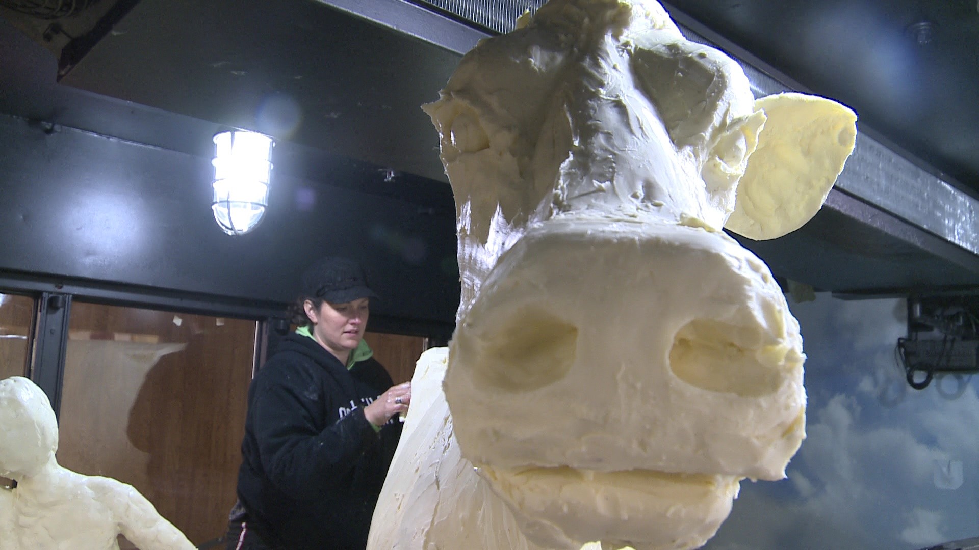 New talent creates butter sculpture at the Kansas State Fair KAKE