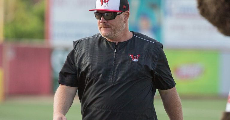 Pete Rose Jr. ejected as Wingnuts lose 8-2 - KAKE