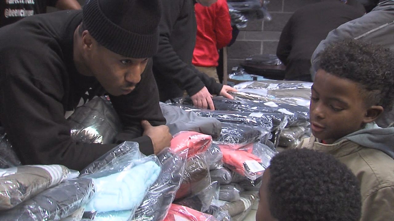 Chiefs' Marcus Peters gives away 300 coats to local youths for Christmas