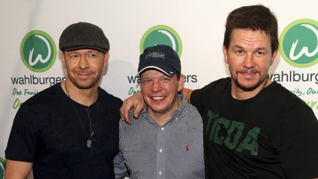 Wahlburgers accused of 'duping' customers in pickle lawsuit - KAKE