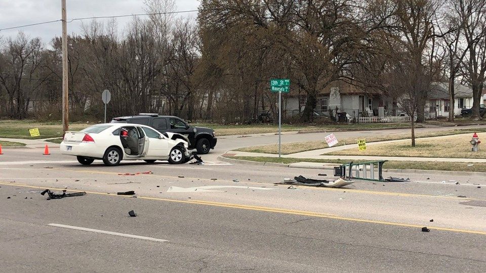 Man arrested after police chase, crash in Wichita KAKE