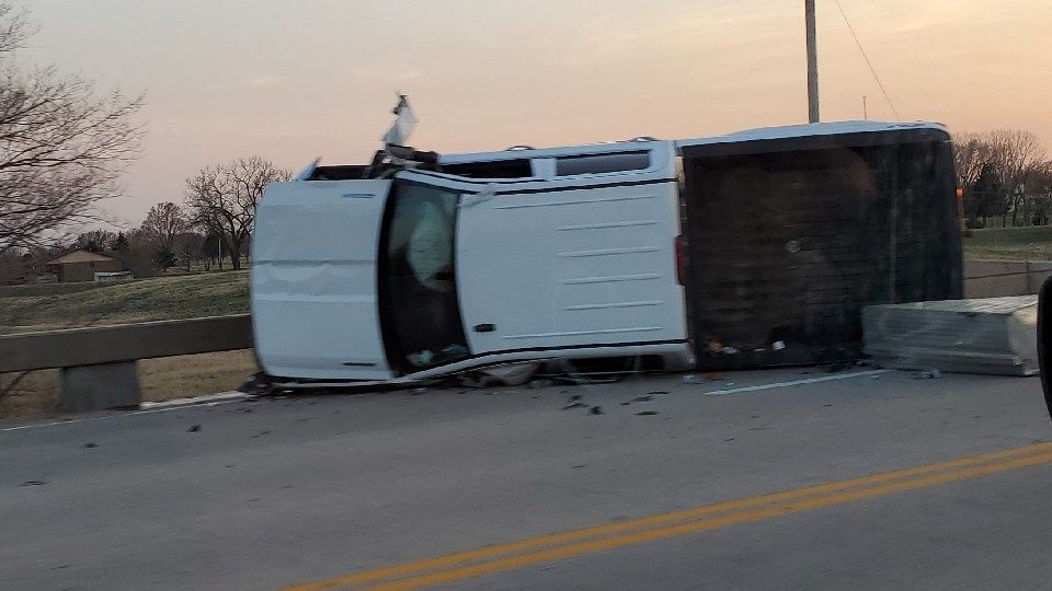 Man killed, 2 hurt in wreck near Derby KAKE