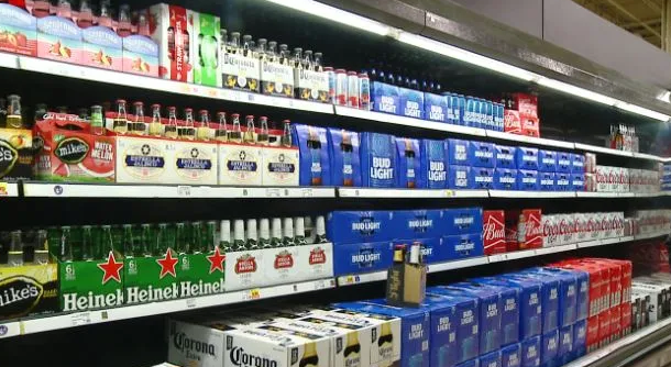 Kansas liquor stores and bars can now sell curbside amid COVID19