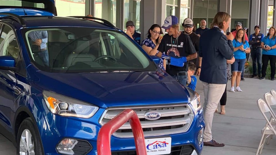 Casa Ford El Paso Tx >> Man Whose Wife Died In The El Paso Shooting Gets New Car After H Casa Ford El Paso Tx >> Man Whose Wife Died In The El Paso Shooting Gets New Car After H