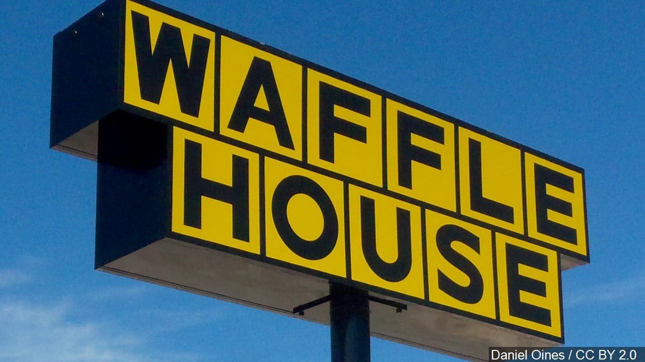 Customers help Waffle House worker left to run diner alone - KAKE