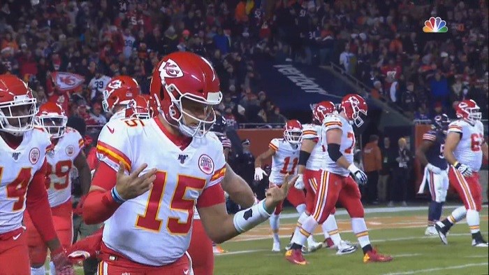 Chiefs' Travis Kelce pleads with Chris Jones to end holdout, National  Sports