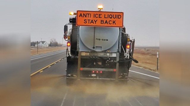Crews use beet juice to treat Kansas roads ahead of winter weather KAKE