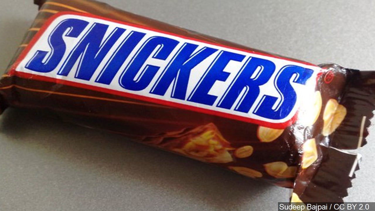 World's largest Snickers bar is the size of 43,000 single-size candy ...
