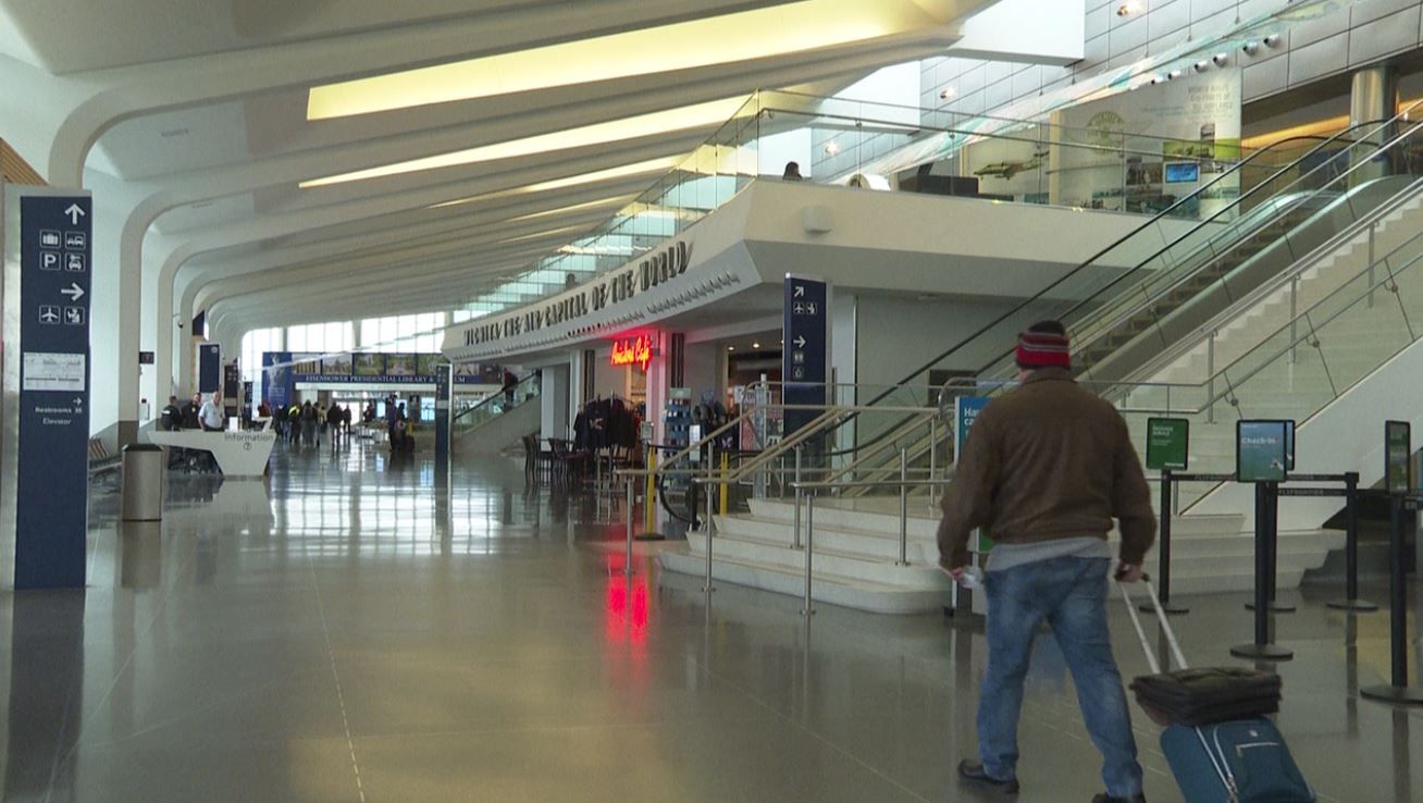Airlines changing flight schedules at Wichita airport KAKE