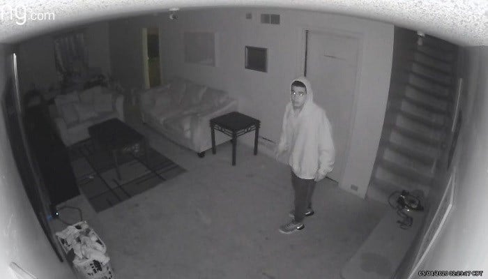 Caught on camera stranger enters a Wichita home and