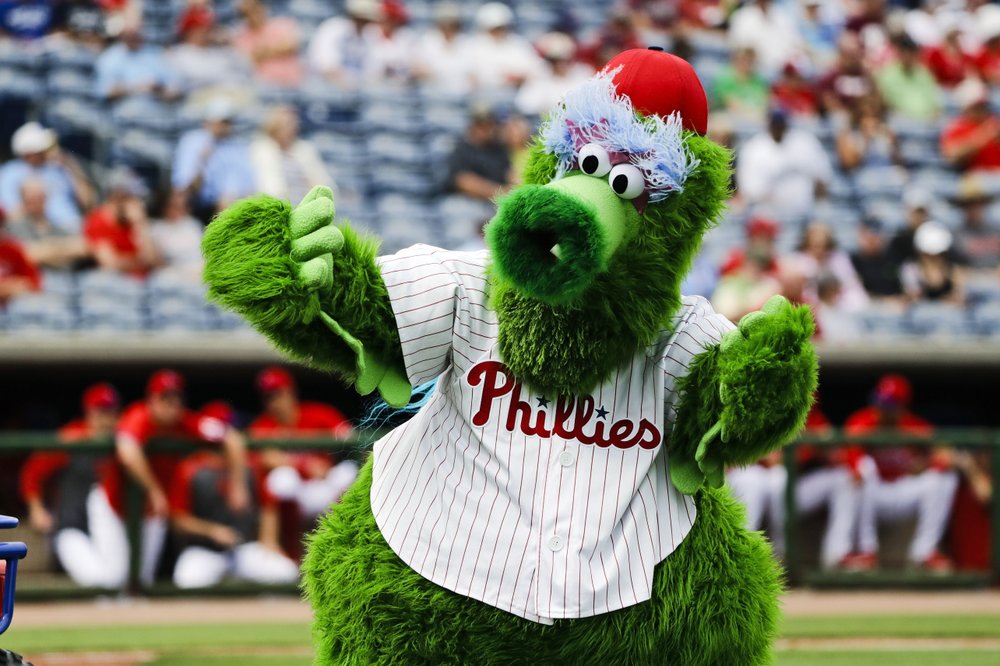 Orbit vs Phillie Phanatic: World Series for the green mascots