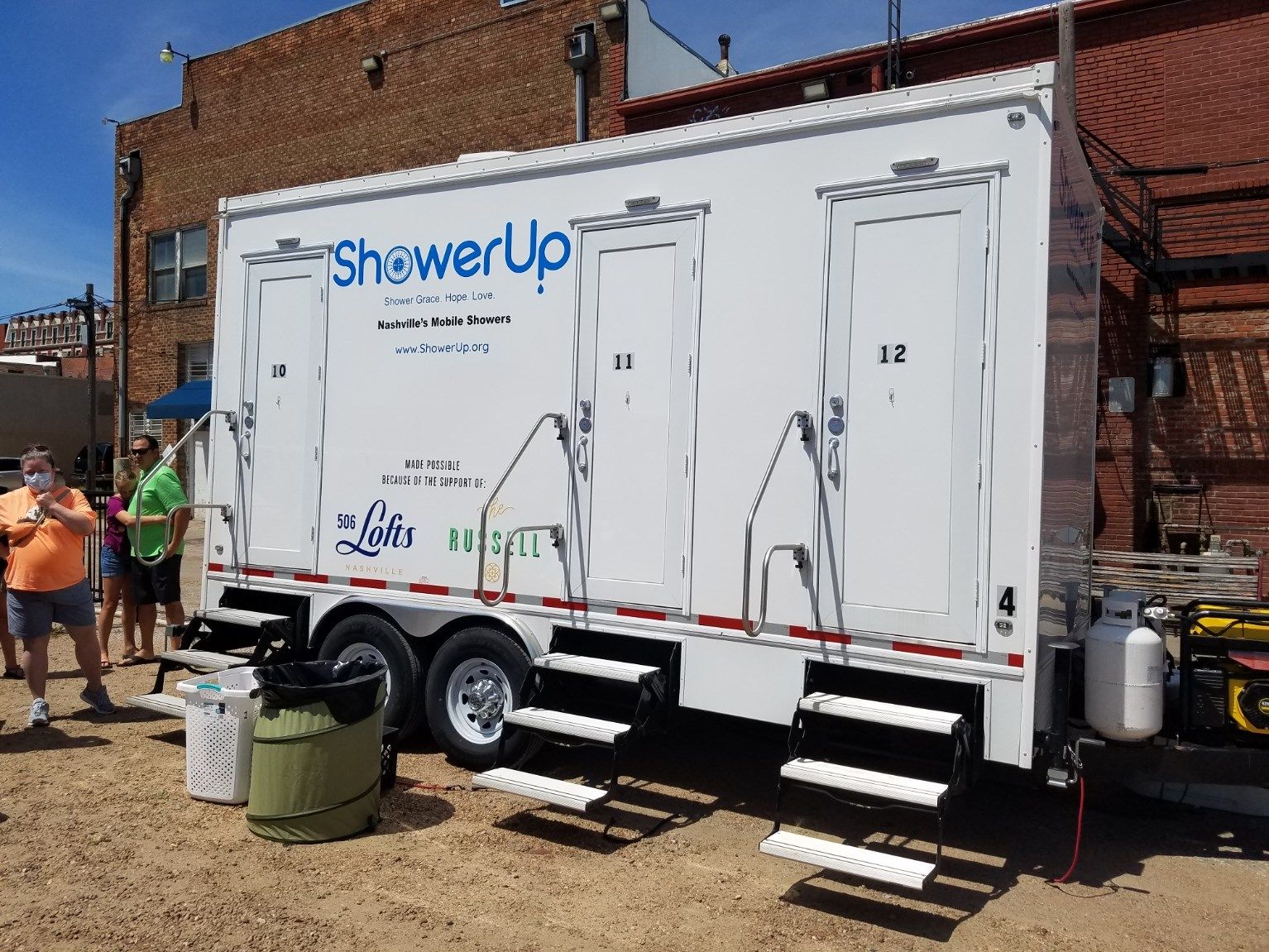 Mobile shower units offer hope to Wichita homeless KAKE