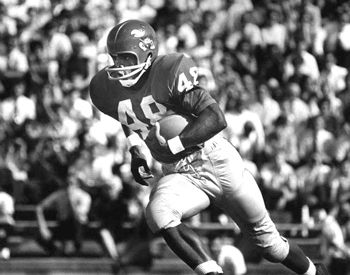 Former KU star, NFL Hall of Famer Sayers dies - KAKE