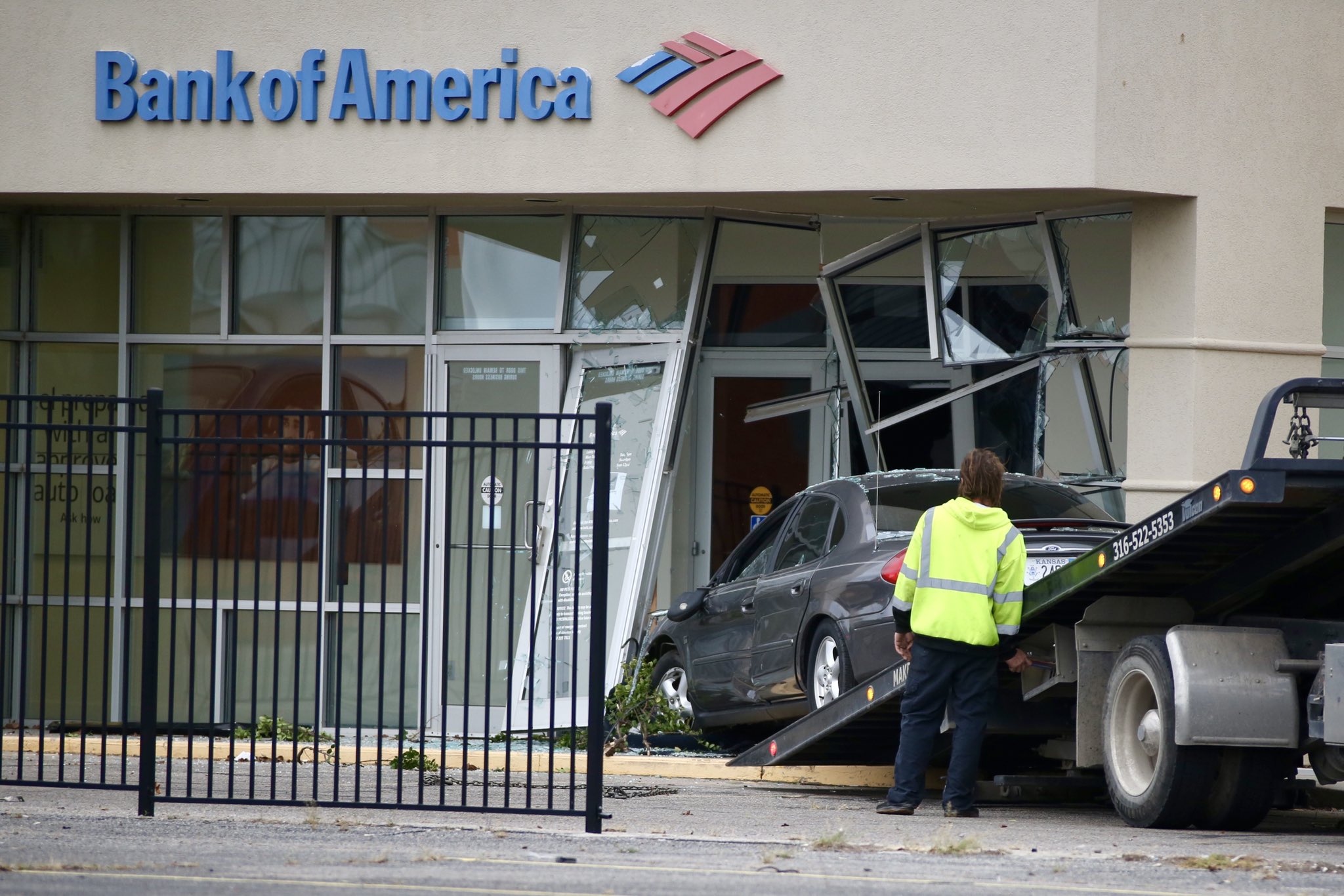 Driver crashes into Bank of America KAKE