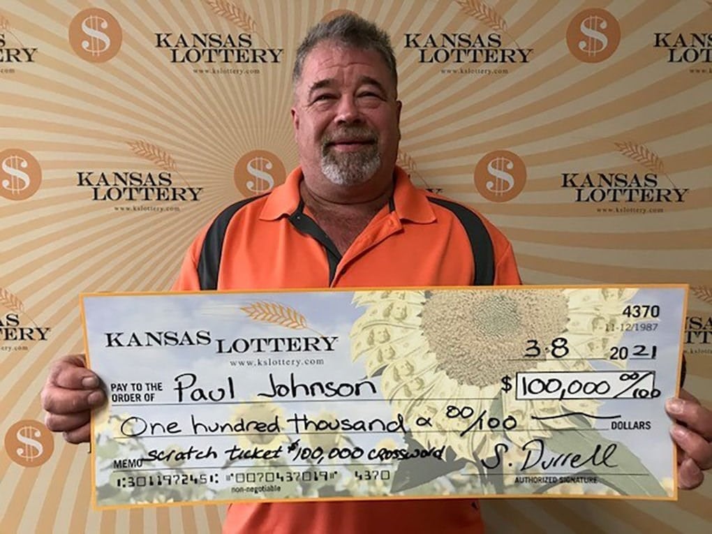 Kansas man finds golden can, wins lifetime Super Bowl tickets, The Daily  Courier