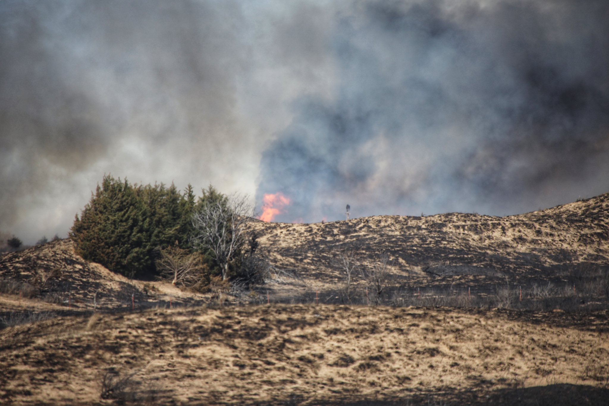 Fire crews battling wildfire in Rice County - KAKE