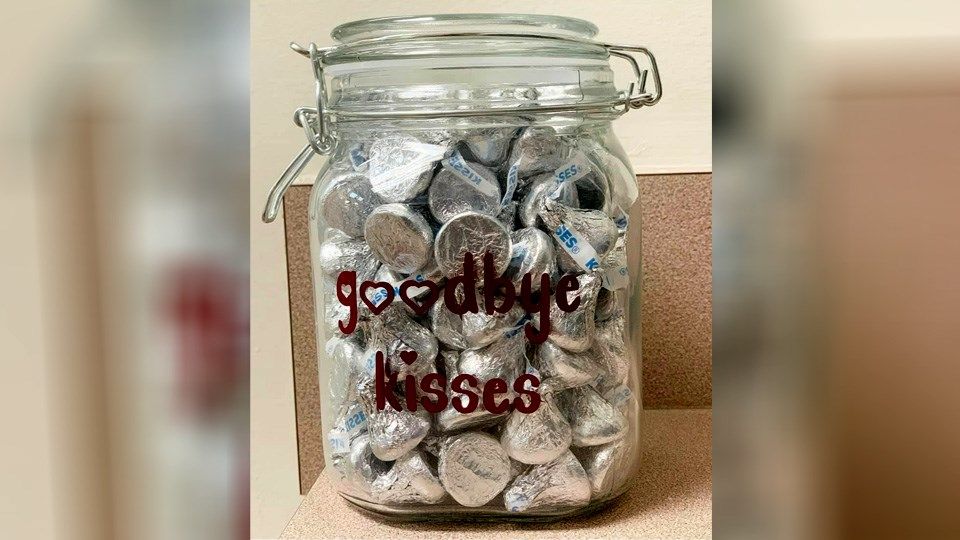 'Goodbye kisses' Animal hospital gives dogs taste of chocolate before