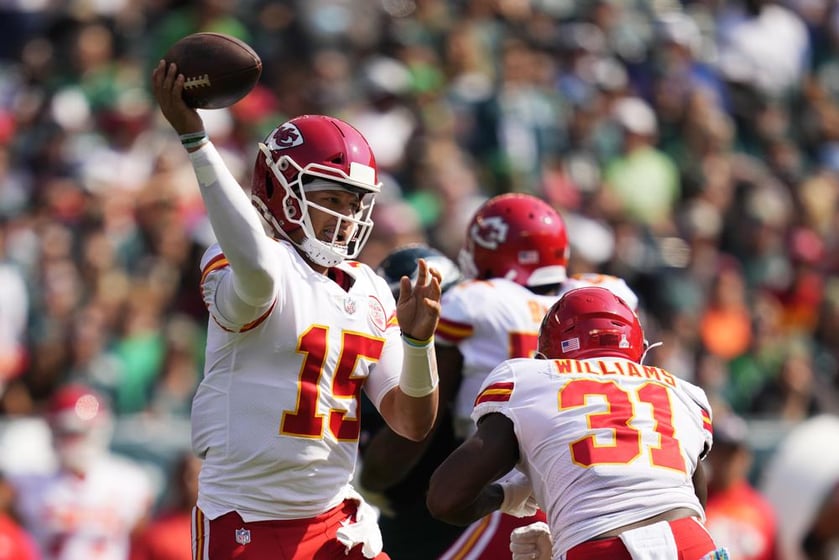 Mahomes leads the Chiefs on a TD drive to remember to win his