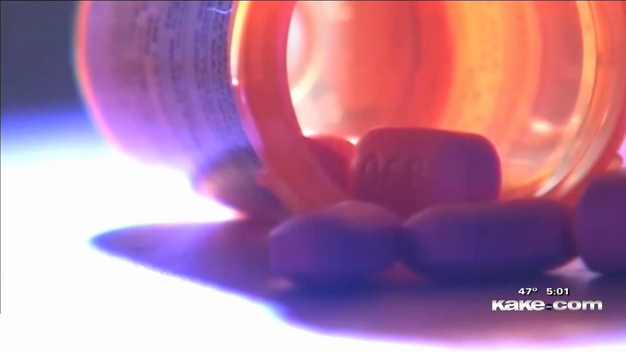 Pills Drugs GIF - Pills DRUGS - Discover & Share GIFs