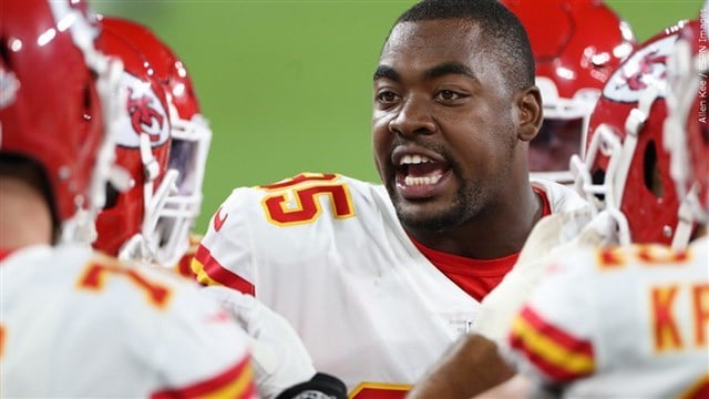 Hy-Vee - Come meet Chiefs Defensive Tackle, Chris Jones, tonight at your  Blue Springs Hy-Vee from 5-6:30 PM! 