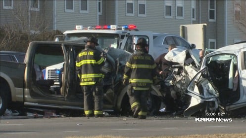 2 killed in wrong-way crash on Kellogg in west Wichita, police say
