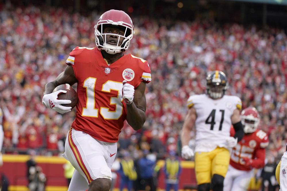 Chiefs rout stumbling Steelers 36-10 to clinch AFC West