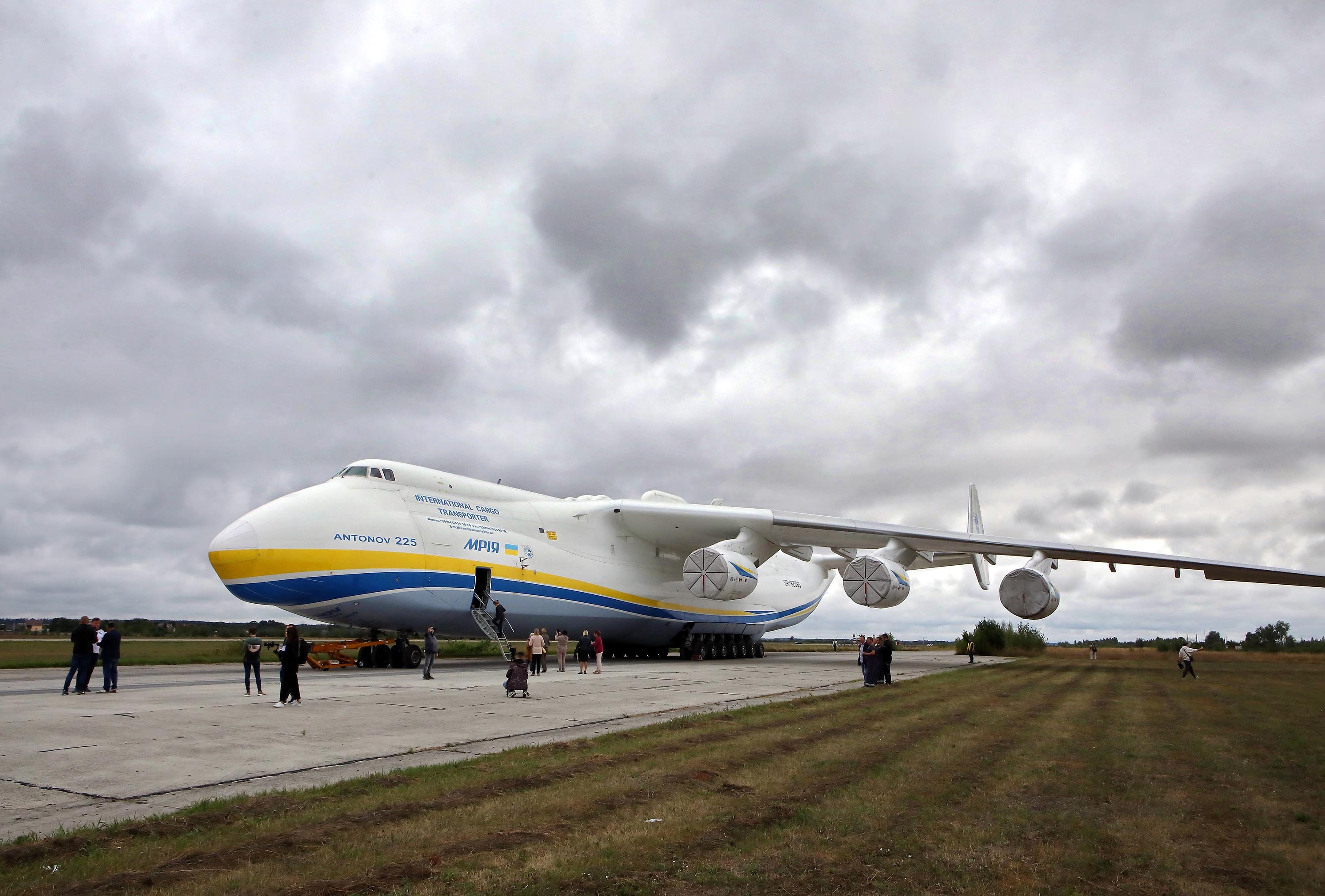 Ан 225. АН-225 Мрия. Грузовой самолет АН 225 Мрия. АН-225 Мрия уничтожен в Гостомеле.