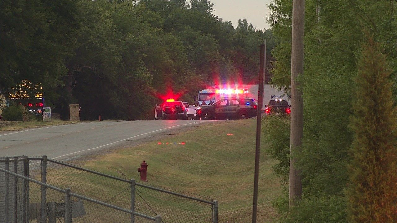 Man killed when pickup and motorcycle crash near Park City KAKE