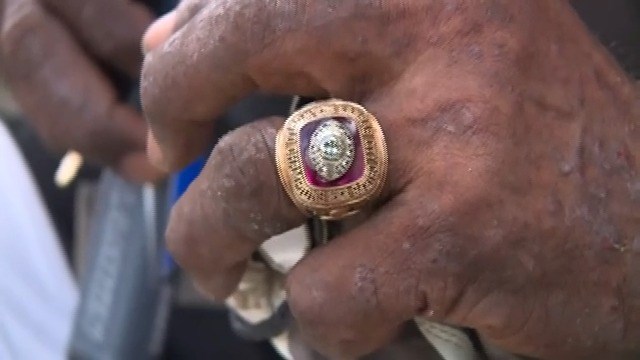 Lost Super Bowl ring returned to former Chiefs player