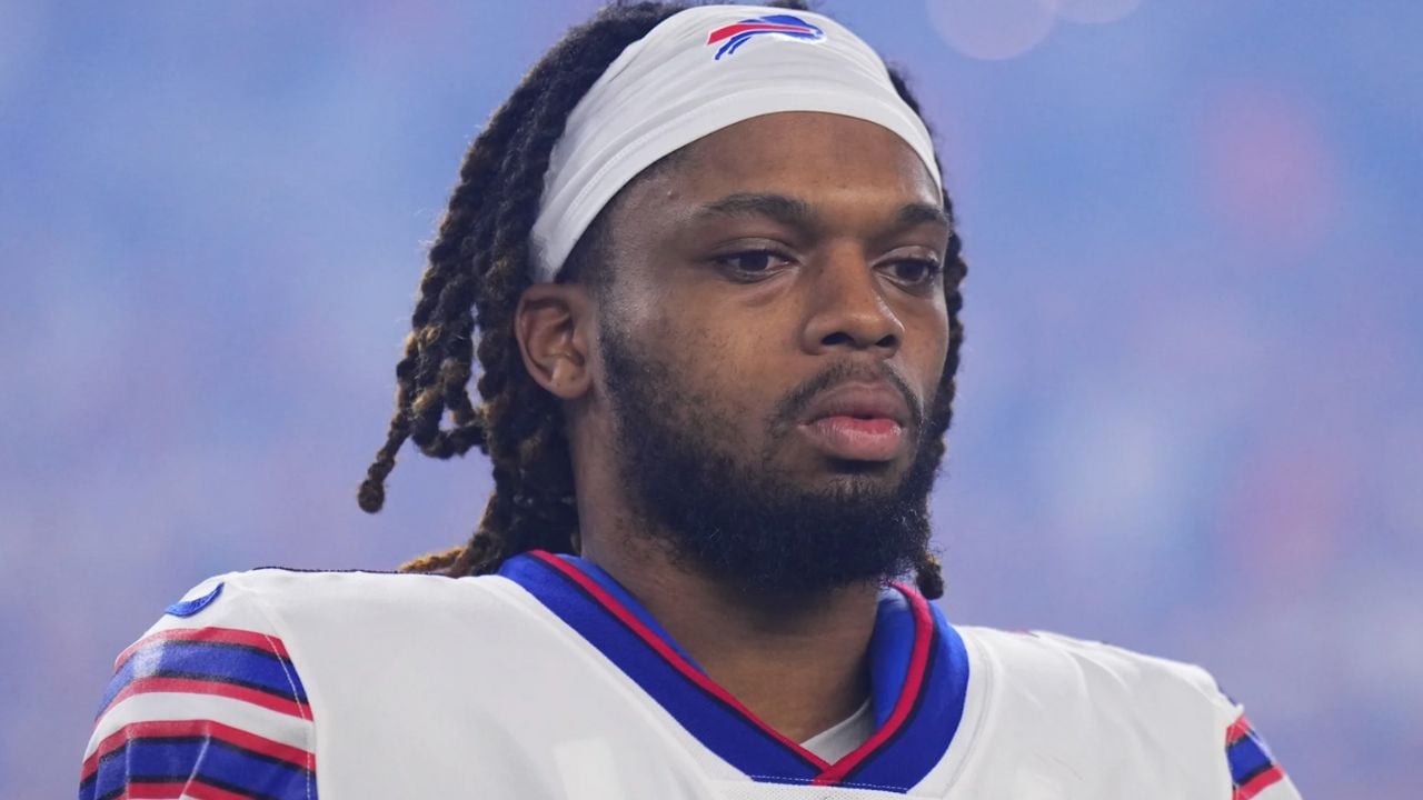 Kansas City Chiefs to support Bills Damar Hamlin during game