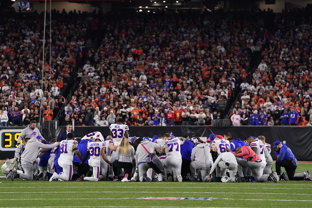 Patriots, teams across NFL wearing shirts to support Bills' Damar Hamlin -  CBS Boston