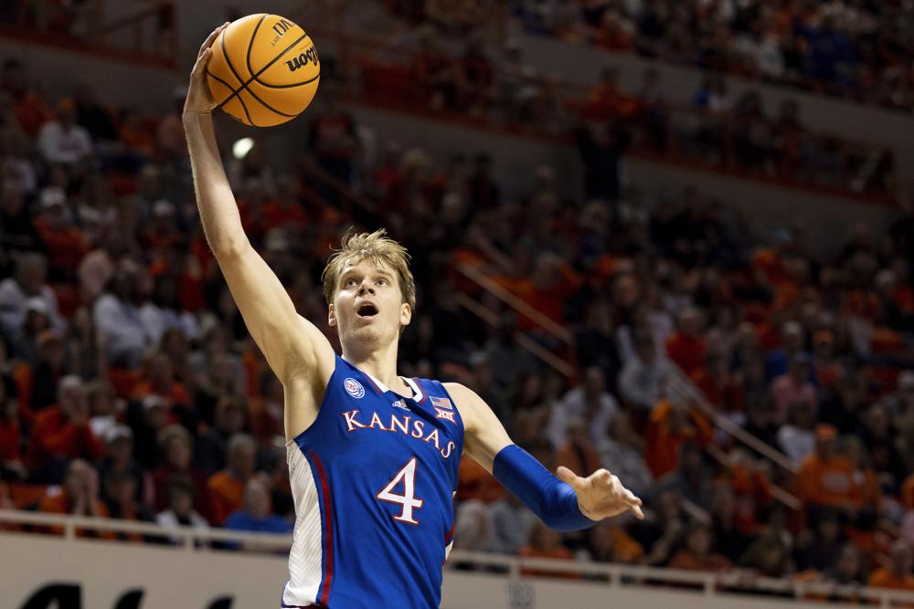 Dick scores 26 as No. 5 Kansas beats Oklahoma State 87-76