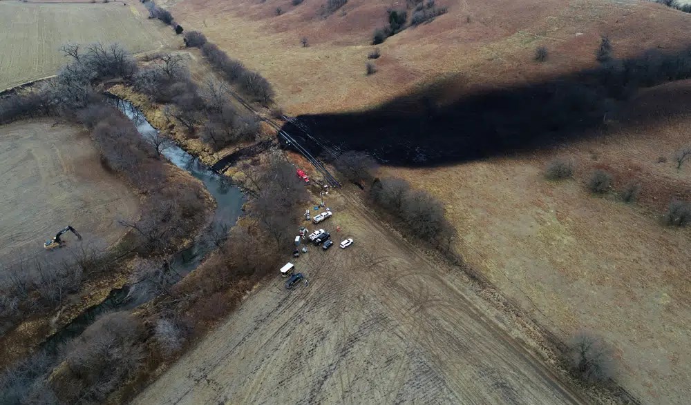 Regulators Cut Pressure On Pipeline After Kansas Oil Spill Kake