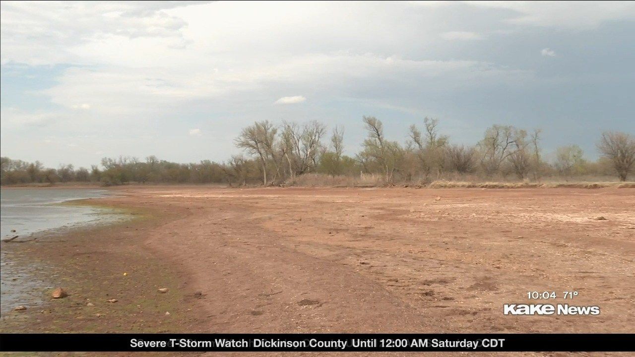 City of Wichita asking for help conserving water as drought continues