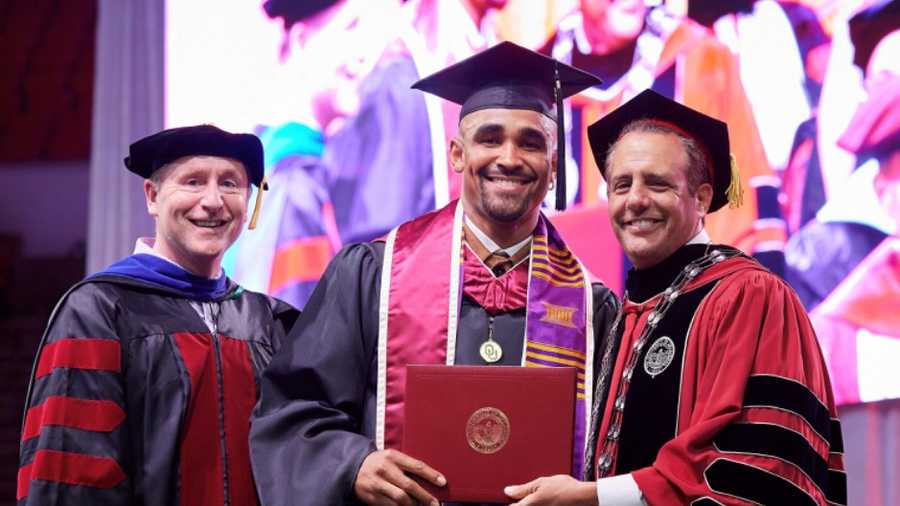 Eagles QB Jalen Hurts graduates with master's degree from Oklahoma