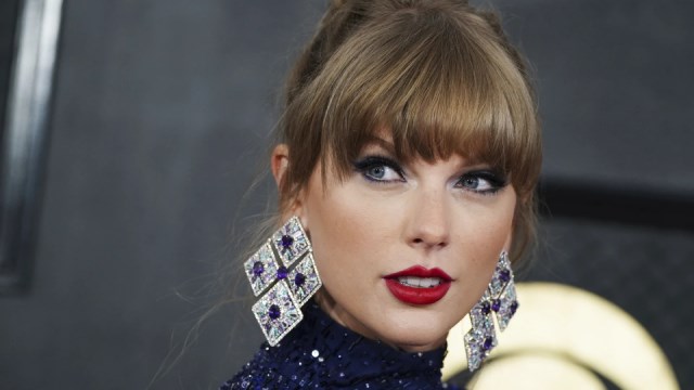 Philadelphia radio station won't play Taylor Swift's music weekend before  Eagles-Chiefs game - CBS Philadelphia