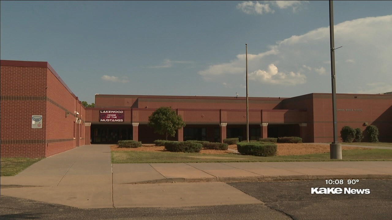 Salina middle school holds outdoor football practice in triple digit ...