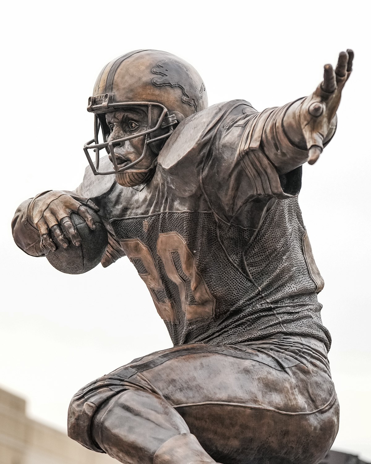 Lions announce bronze statue of Barry Sanders will be unveiled at Ford  Field in 2023