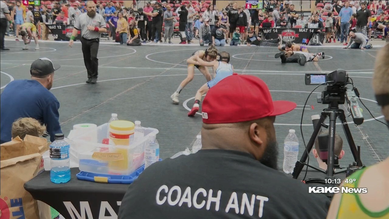 Battle of the Belt club wrestling tournament hosts more than 2,500 kids