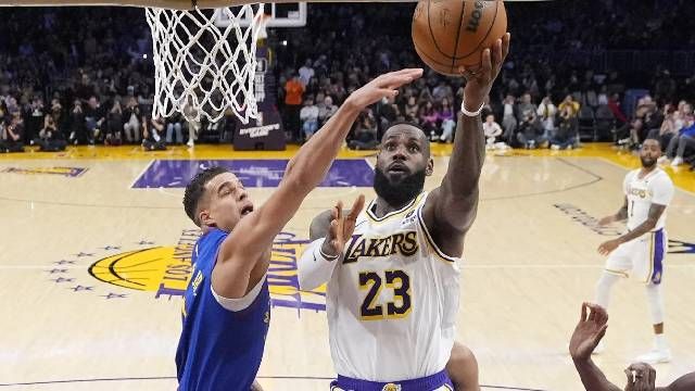 LeBron James reaches 40 000 points to extend his NBA career scor