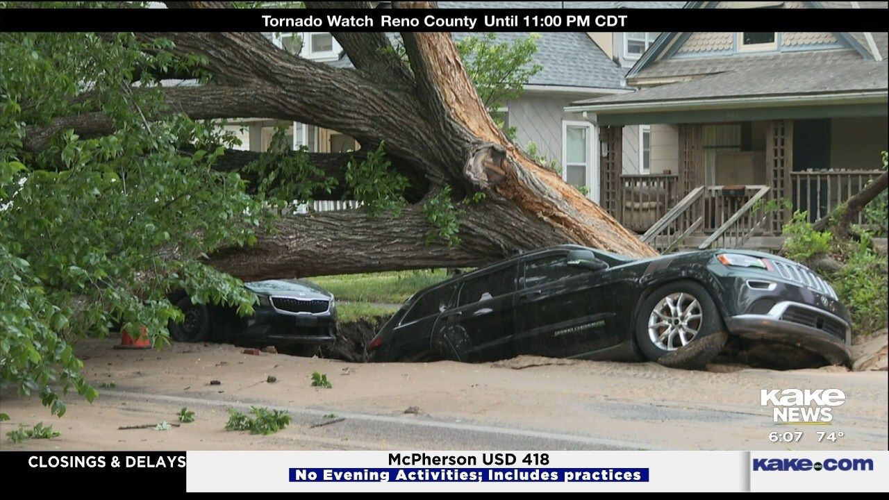 Sinkhole opens in south Wichita KAKE